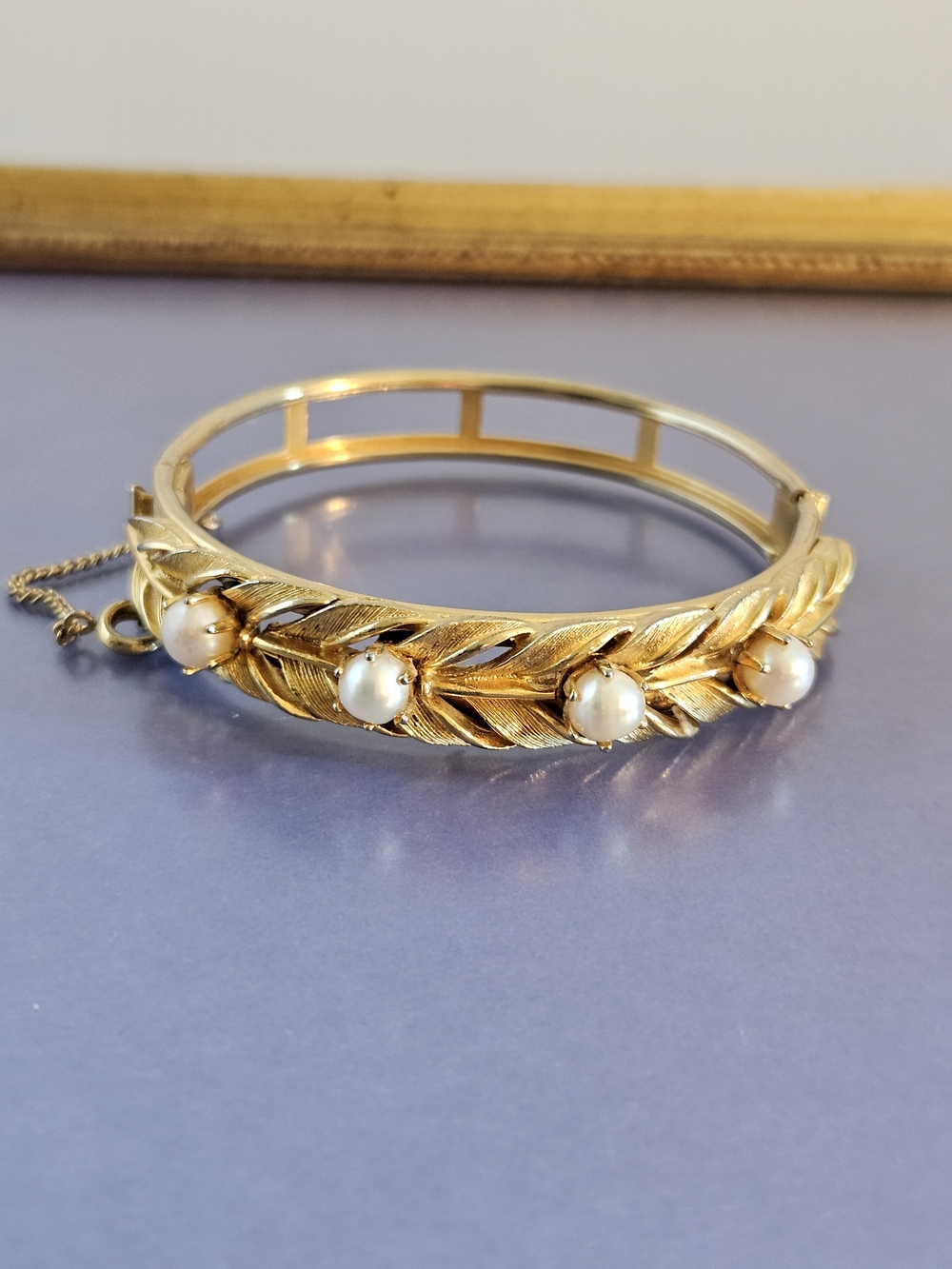 Vintage Lisner Gold-Tone Leaf Pearl Bangle Bracelet